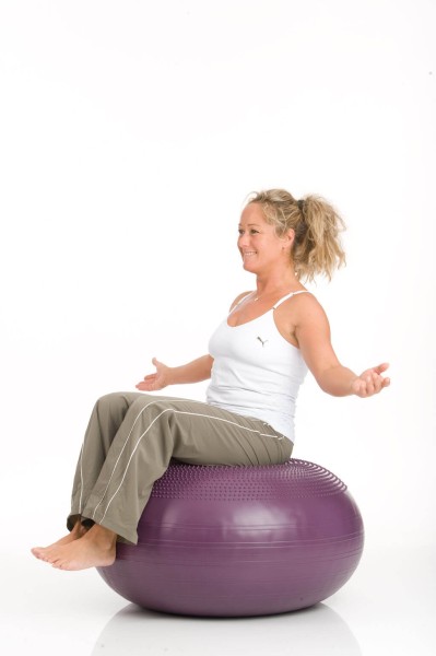 pendel-ball_frau_sitzend_tiny_web_600x600.jpg