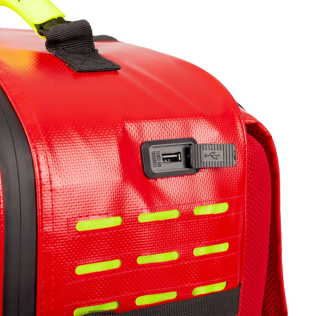 EB02.072_ROBUST Notfallrucksack Plane_rot_Detail USB.jpg